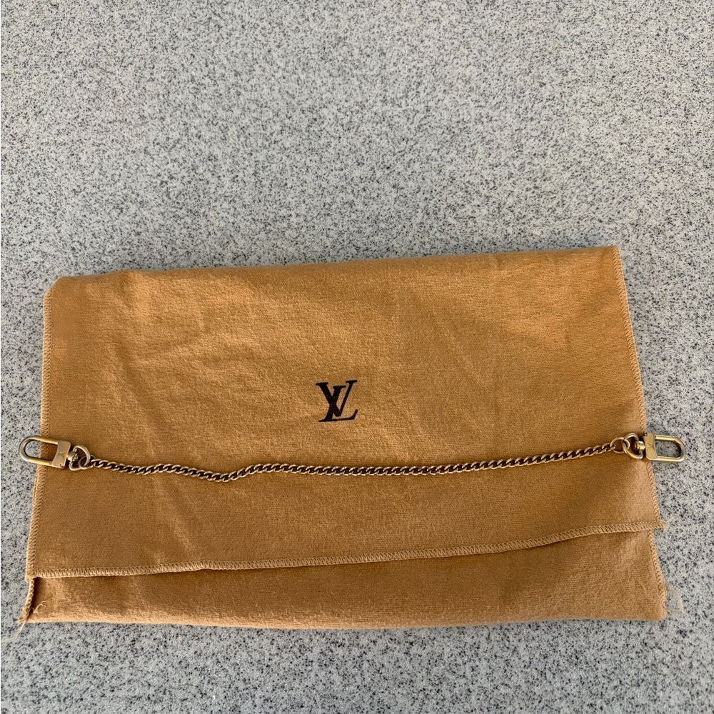 Louis Vuitton Gold Chain Extender